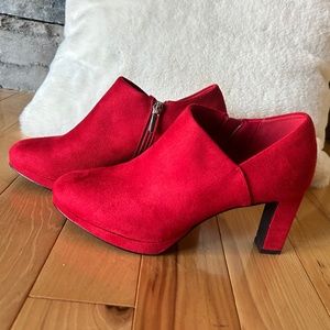 Women’s Red ankle boots size 9